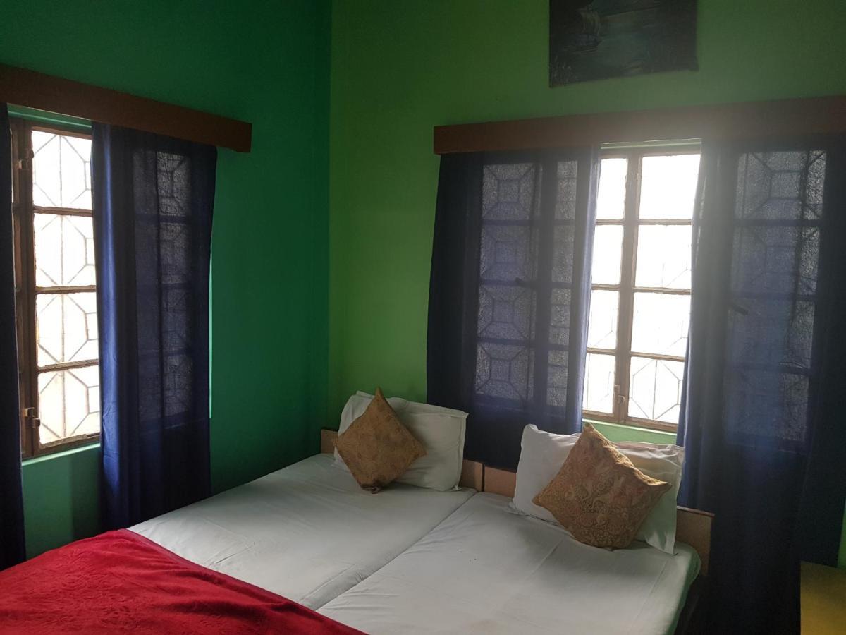 Family Guest House Bénarès Extérieur photo